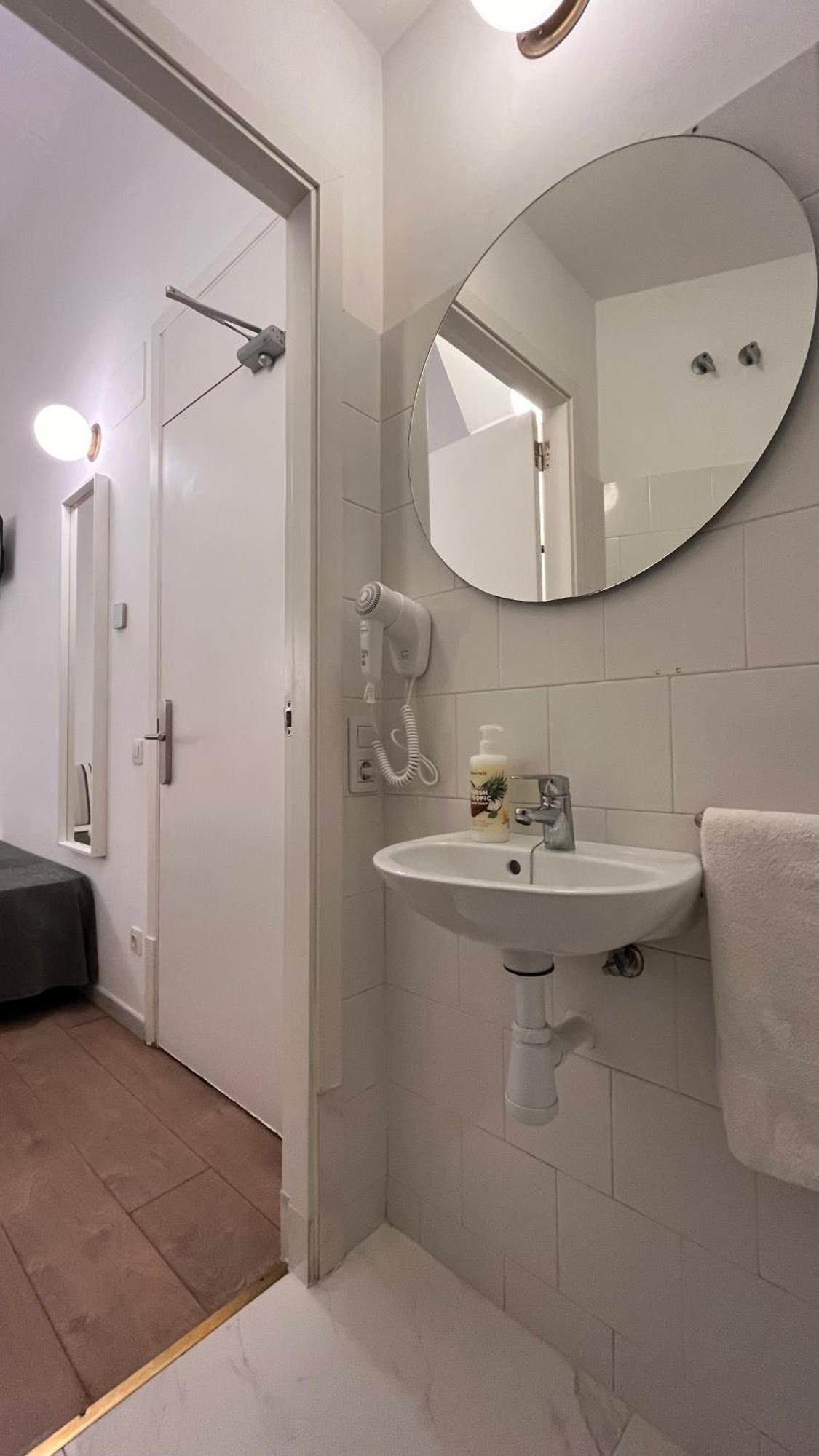 Hostal Argo Barselona Oda fotoğraf